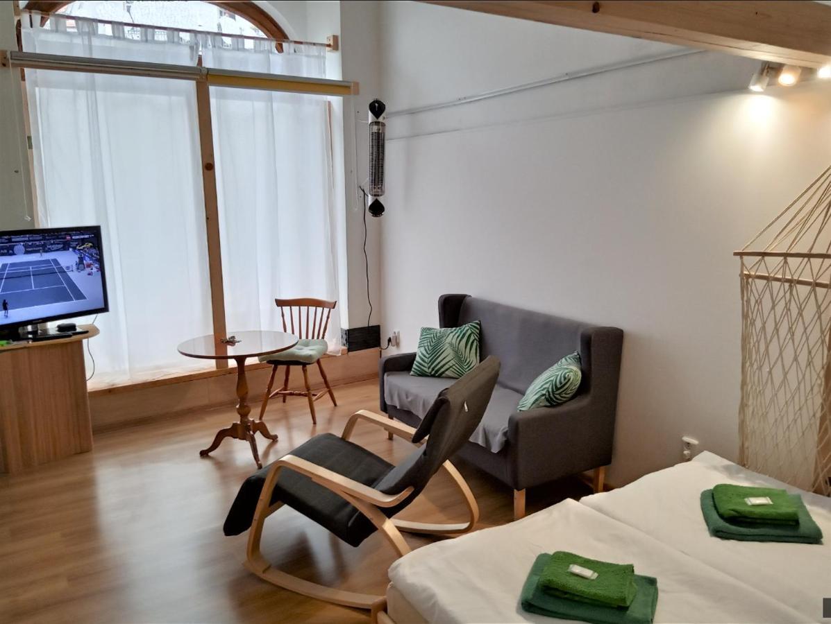 Apartment Pod Hradem Loket Kültér fotó